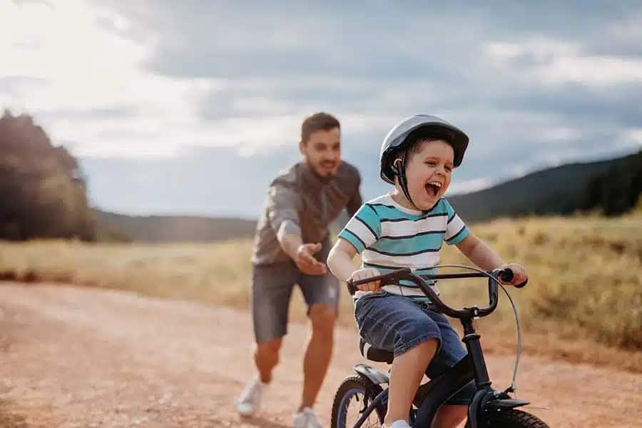 مراحل آموزش دوچرخه سواری به کودکان قدم به قدم