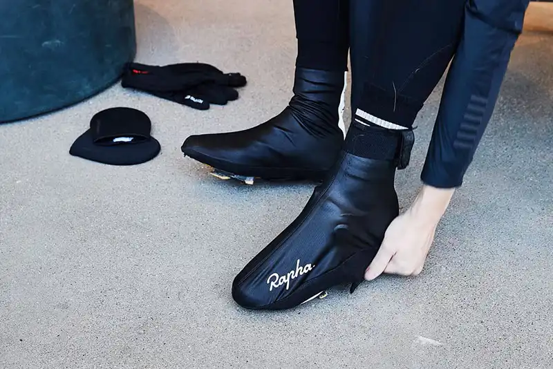 پوشیدن لباس مناسب دوچرخه سواری